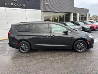 Chrysler Pacifica 2020 Touring L Plus 4dr Mini-Van