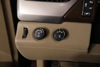 Chevrolet Suburban 2020 4x4 LT 4dr SUV