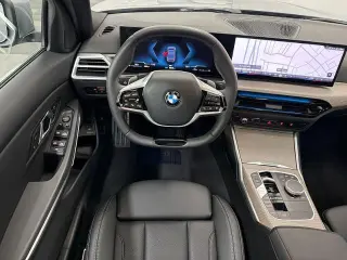 BMW 3 Series 2025 AWD 330i xDrive 4dr Sedan