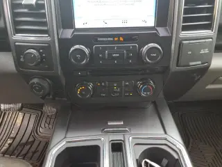 Ford F-150 2017 4x4 XLT 4dr SuperCrew 5.5 ft. SB