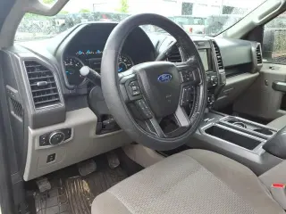 Ford F-150 2017 4x4 XLT 4dr SuperCrew 5.5 ft. SB