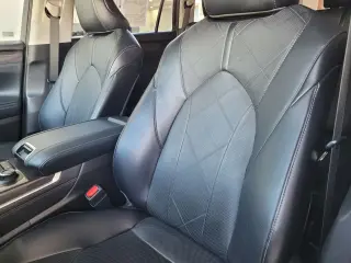 Toyota Highlander 2022 AWD Platinum 4dr SUV