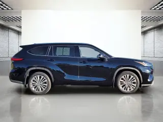 Toyota Highlander 2022 AWD Platinum 4dr SUV