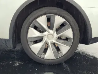 Tesla Model Y 2021 AWD Long Range 4dr Crossover