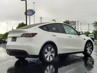 Tesla Model Y 2021 AWD Long Range 4dr Crossover