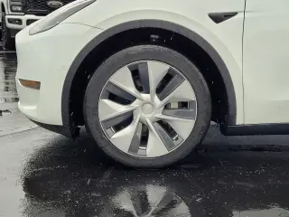 Tesla Model Y 2022 AWD Long Range 4dr Crossover