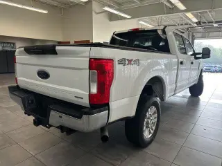 Ford F-250 Super Duty 2018 4x4 XLT 4dr Crew Cab 6.8 ft. SB Pickup