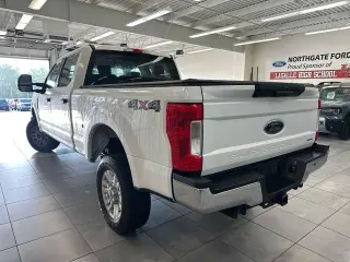 Ford F-250 Super Duty 2018 4x4 XLT 4dr Crew Cab 6.8 ft. SB Pickup