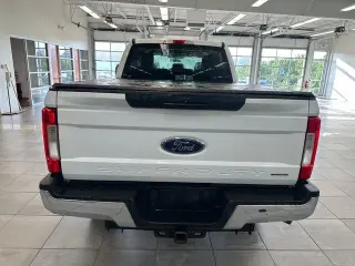 Ford F-250 Super Duty 2018 4x4 XLT 4dr Crew Cab 6.8 ft. SB Pickup