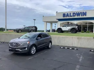 Ford Edge 2022 AWD Titanium 4dr Crossover