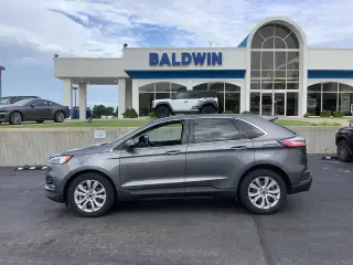 Ford Edge 2022 AWD Titanium 4dr Crossover