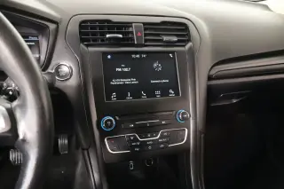 Ford Fusion 2018 SE 4dr Sedan