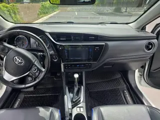 Toyota Corolla 2017 XSE 4dr Sedan