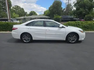 Toyota Camry 2017 SE 4dr Sedan
