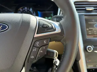 Ford Fusion Hybrid 2014 SE 4dr Sedan