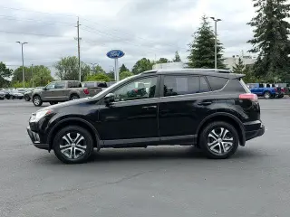 Toyota RAV4 2017 AWD LE 4dr SUV
