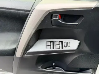 Toyota RAV4 2017 AWD LE 4dr SUV