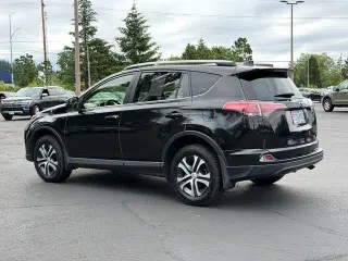 Toyota RAV4 2017 AWD LE 4dr SUV