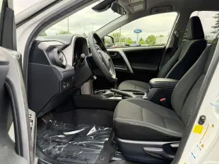 Toyota RAV4 2017 AWD LE 4dr SUV
