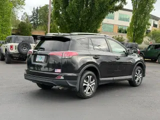 Toyota RAV4 2017 AWD LE 4dr SUV