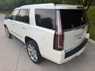 2015 Cadillac Escalade Luxury