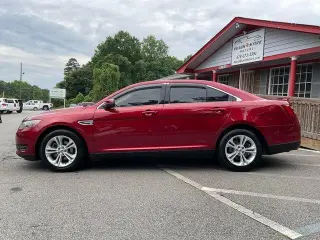 Ford Taurus 2019 SEL 4dr Sedan