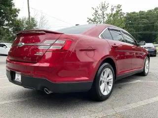 Ford Taurus 2019 SEL 4dr Sedan