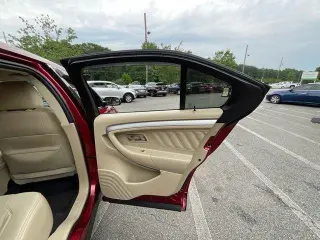 Ford Taurus 2019 SEL 4dr Sedan