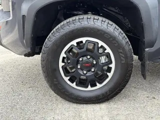 Toyota Tacoma 2024 4x4 Limited 4dr Double Cab 5.0 ft SB