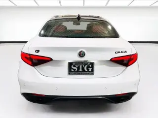 Alfa Romeo Giulia 2023 Veloce 4dr Sedan