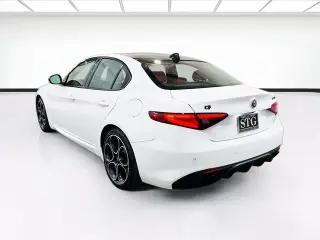 Alfa Romeo Giulia 2023 Veloce 4dr Sedan