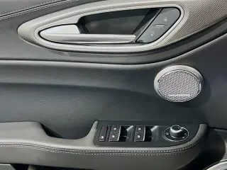 Alfa Romeo Giulia 2023 Veloce 4dr Sedan