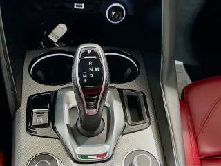 Alfa Romeo Giulia 2023 Veloce 4dr Sedan