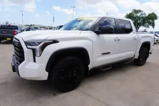 Toyota Tundra 2024 4x2 SR5 4dr CrewMax Cab Pickup SB