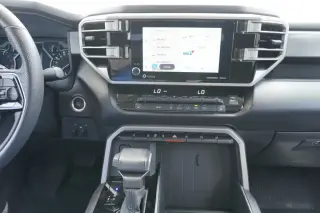 Toyota Tundra 2024 4x2 SR5 4dr CrewMax Cab Pickup SB