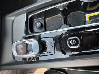Volvo XC60 2024 AWD B5 Ultimate Dark Theme 4dr SUV