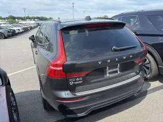 Volvo XC60 2024 AWD B5 Ultimate Dark Theme 4dr SUV