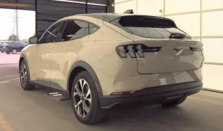Ford Mustang Mach-E 2025 Select 4dr SUV