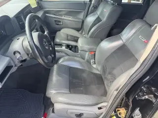 Jeep Grand Cherokee 2006 SRT8 4dr SUV 4WD w/ Front Side Airbags