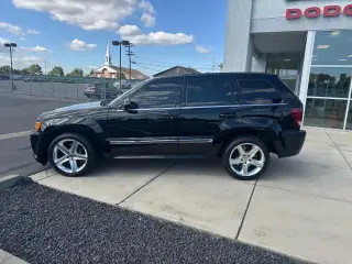 Jeep Grand Cherokee 2006 SRT8 4dr SUV 4WD w/ Front Side Airbags