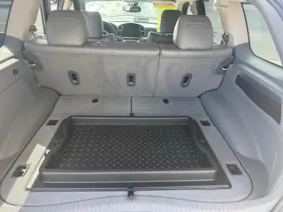 Jeep Grand Cherokee 2006 SRT8 4dr SUV 4WD w/ Front Side Airbags
