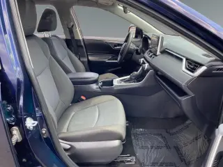 Toyota RAV4 2025 XLE 4dr SUV