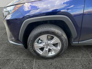 Toyota RAV4 2025 XLE 4dr SUV