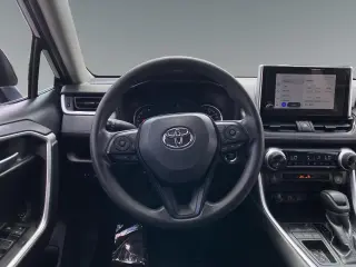 Toyota RAV4 2025 XLE 4dr SUV