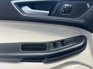 Ford Edge 2023 AWD Titanium 4dr Crossover