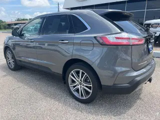 Ford Edge 2023 AWD Titanium 4dr Crossover