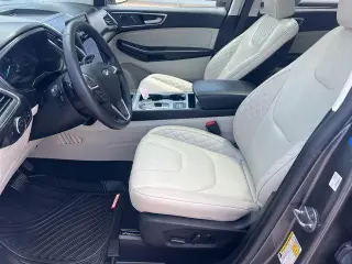 Ford Edge 2023 AWD Titanium 4dr Crossover