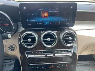 Mercedes-Benz GLC 2022 GLC 300 4dr SUV