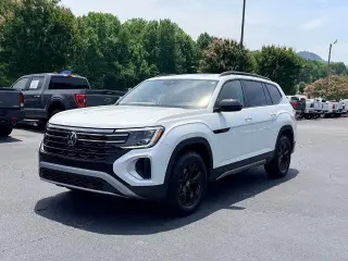 Volkswagen Atlas 2024 AWD Peak Edition SEL 4Motion 4dr SUV