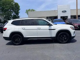 Volkswagen Atlas 2024 AWD Peak Edition SEL 4Motion 4dr SUV